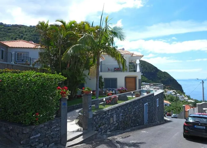 Ocean Escape With Private Pool *